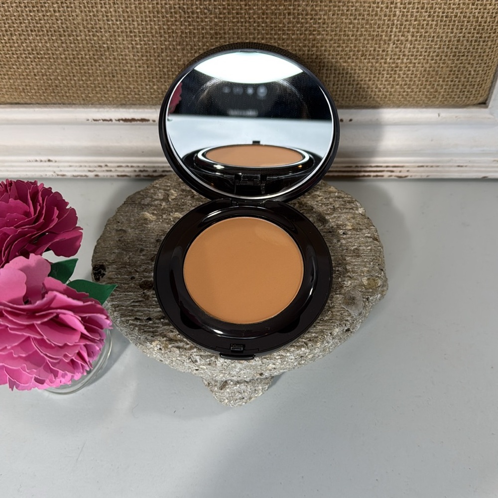 Laura Mercier Foundation Smooth Finish‎ Powder - Picture 2 of 11